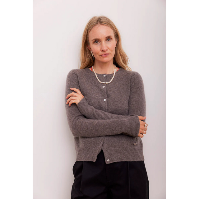 Beta Studios Alice Klassische Strickjacke