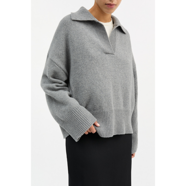 Skall Studio Dean V-Neck Jumper