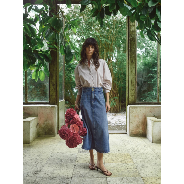 Leala A-snit denim nederdel fra Mos Mosh - model med blomster