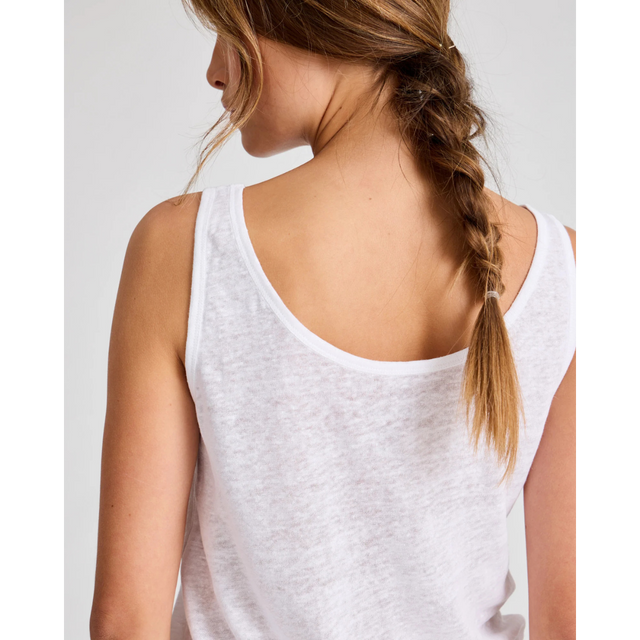 Sød og enkel hvid Alma top fra Gai Lisva - closeup
