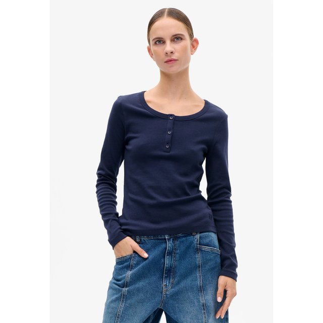 Tree and Horse Garden-Jonia