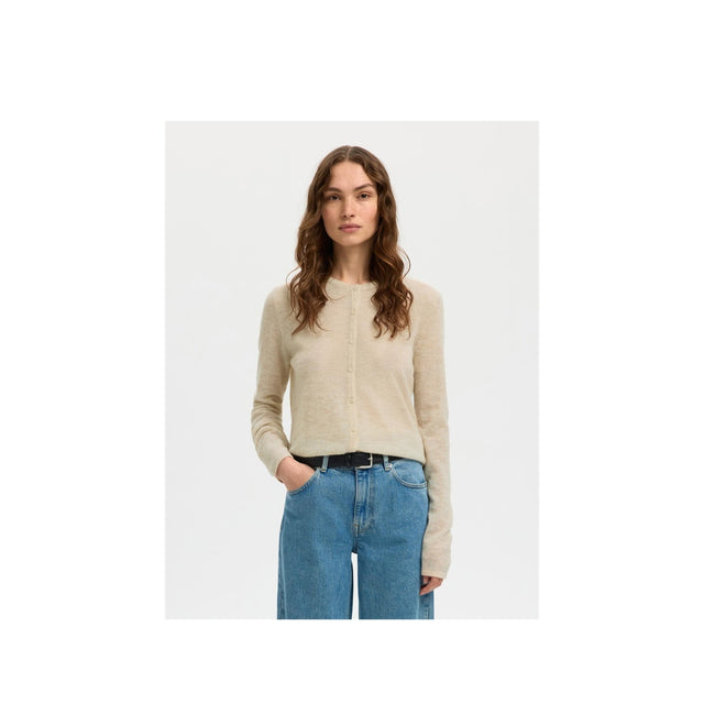 Birch strik cardigan fra Selected woman - model