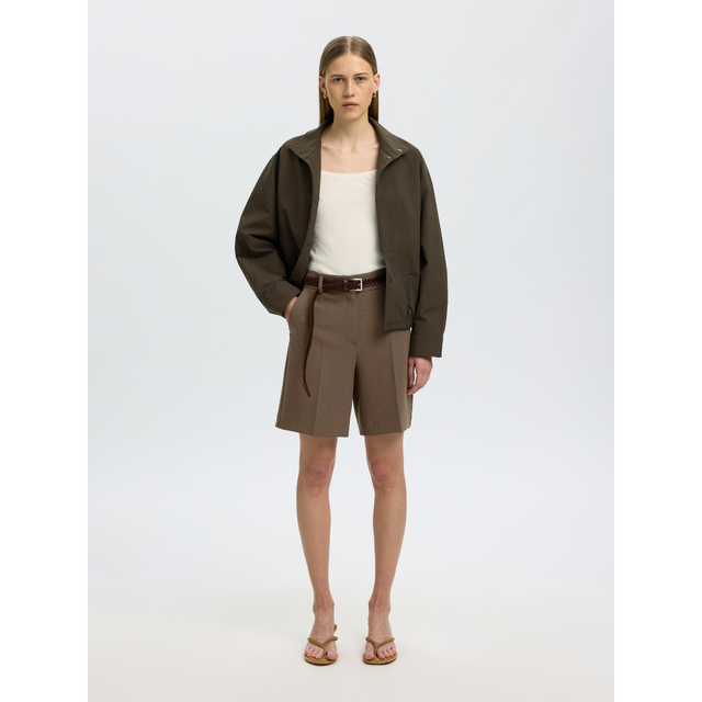 Rita HW Shorts fra Selected Women - helfigur